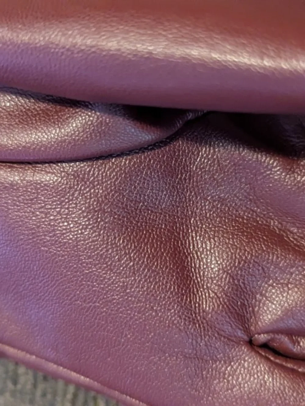 Touchscreen Leather Gloves in Wine